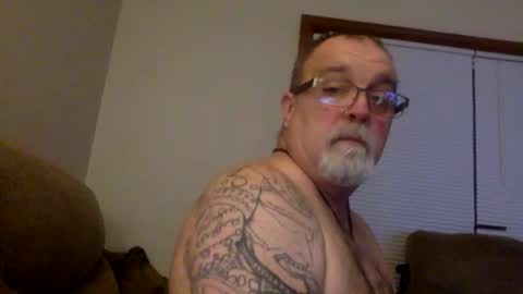 armyguy5311 online show from April 9, 1:27 am