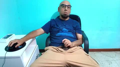 arnelux72 online show from October 27, 5:33 am