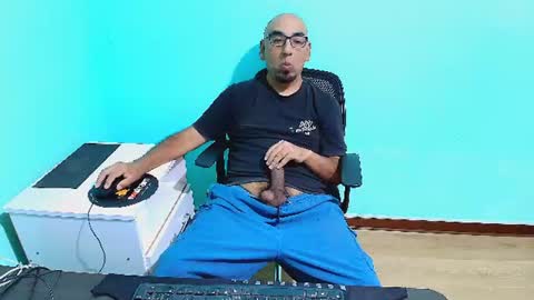 arnelux72 online show from July 13, 5:32 am