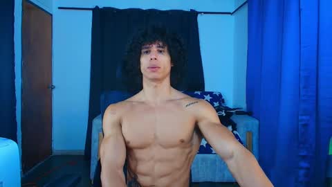 Snapshot of arnold_black69 chatting on April 19, 11:53 am arnold black online show from April 19, 11:53 am