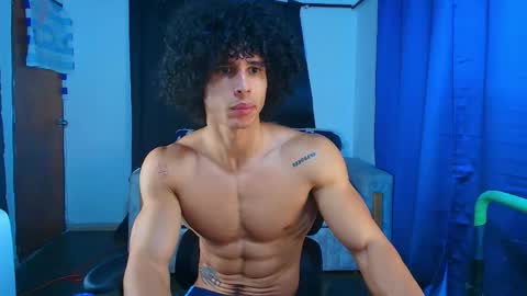 Snapshot of arnold_black69 chatting on April 23, 11:42 am arnold black online show from April 23, 11:42 am