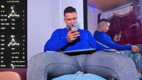 Snapshot of arnold_fit_hot98 chatting on January 11, 12:55 am Arnold fit hot98 online show from January 11, 12:55 am