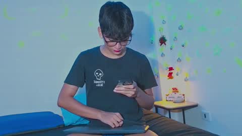 Arnold online show from December 9, 9:26 pm