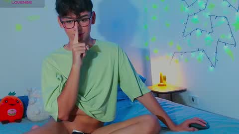 Snapshot of arnold_laurent chatting on January 4, 10:02 pm Arnold online show from January 4, 10:02 pm