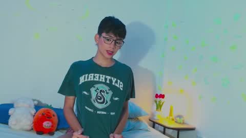 Snapshot of arnold_laurent chatting on February 20, 7:19 pm Arnold online show from February 20, 7:19 pm