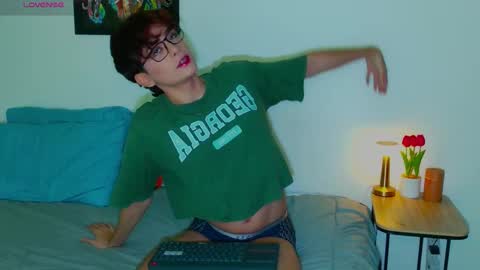 Snapshot of arnold_laurent chatting on September 18, 7:32 am Arnold online show from September 18, 7:32 am