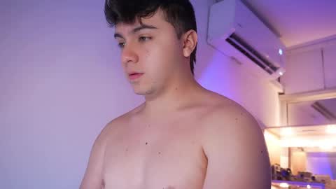 Snapshot of aron__cooper chatting on May 31, 3:15 am aron__cooper online show from May 31, 3:15 am