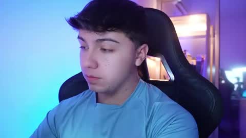 Snapshot of aron__cooper chatting on July 13, 11:18 pm aron__cooper online show from July 13, 11:18 pm
