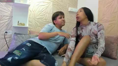 Snapshot of aron_alexa chatting on November 28, 1:41 am Alexa Aron online show from November 28, 1:41 am