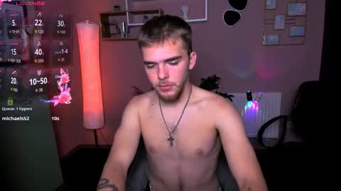 Snapshot of aron_black_ chatting on October 29, 8:54 pm aron online show from October 29, 8:54 pm