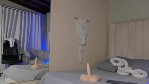 ARON BOLT online show from February 8, 11:46 am