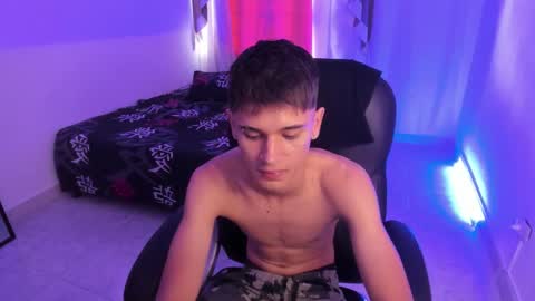 Aaron online show from December 13, 7:53 pm