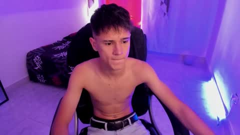 Aaron online show from December 15, 7:29 pm