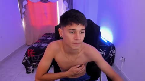 Aaron online show from February 3, 8:25 pm