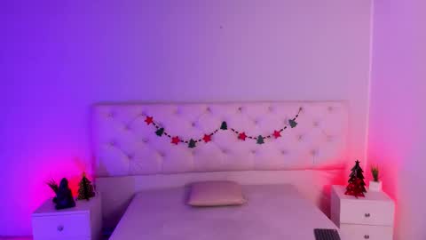 Aron cruz  online show from December 2, 1:28 pm