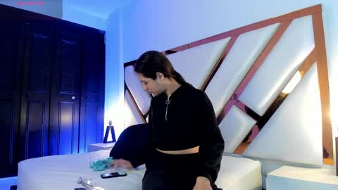 Snapshot of aron_cruz12 chatting on May 30, 1:19 pm Aron cruz online show from May 30, 1:19 pm