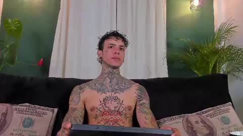 Snapshot of aron_ford chatting on June 13, 12:08 am Aron ford online show from June 13, 12:08 am