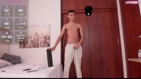 Snapshot of aron_pipeer chatting on September 8, 4:06 pm aron_pipeer online show from September 8, 4:06 pm