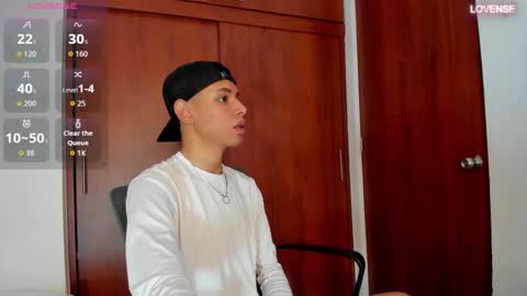 Snapshot of aron_pipeer chatting on September 25, 2:32 pm aron_pipeer online show from September 25, 2:32 pm