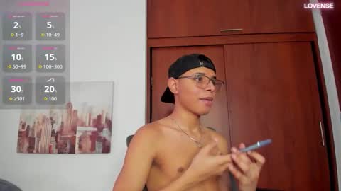 Snapshot of aron_pipeer chatting on September 27, 6:57 pm aron_pipeer online show from September 27, 6:57 pm