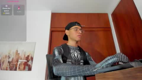 Snapshot of aron_pipeer chatting on September 28, 10:59 pm aron_pipeer online show from September 28, 10:59 pm