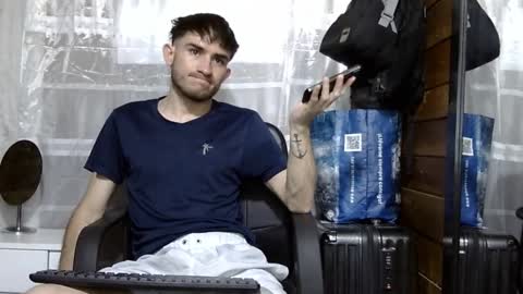 Aron G Franco online show from September 12, 4:51 pm