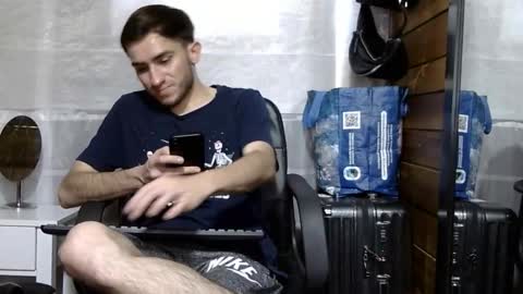 Aron G Franco online show from November 17, 5:41 pm