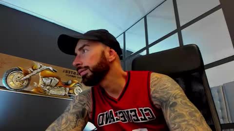 AronGrant online show from February 14, 9:39 am