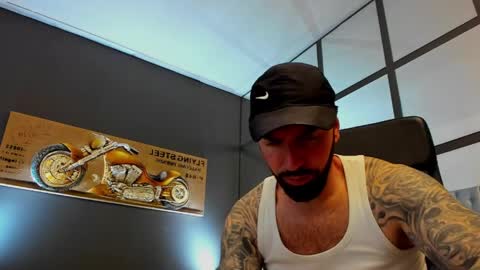 Snapshot of arongrant chatting on May 17, 9:28 am AronGrant online show from May 17, 9:28 am