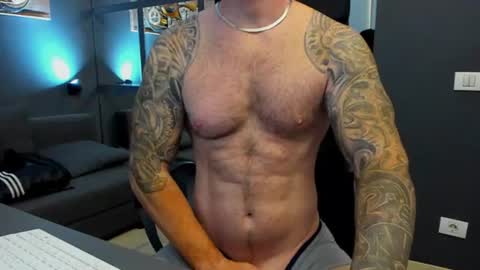 Snapshot of arongrant chatting on June 10, 9:30 am AronGrant online show from June 10, 9:30 am