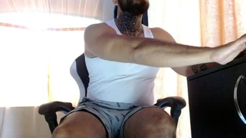 Snapshot of aronmiller404 chatting on March 31, 1:44 pm aronmiller online show from March 31, 1:44 pm