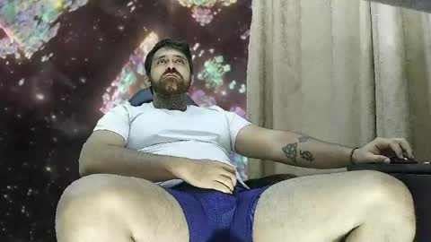 Snapshot of aronmiller404 chatting on May 19, 10:32 am aronmiller online show from May 19, 10:32 am