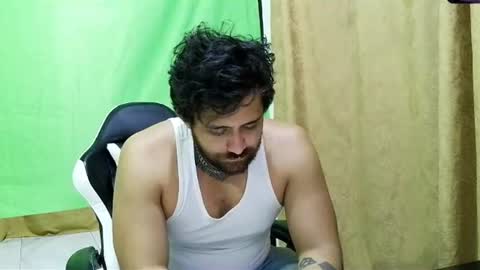 Snapshot of aronmiller404 chatting on July 10, 3:22 am aronmiller online show from July 10, 3:22 am