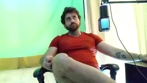 Snapshot of aronmiller404 chatting on July 10, 3:25 pm aronmiller online show from July 10, 3:25 pm