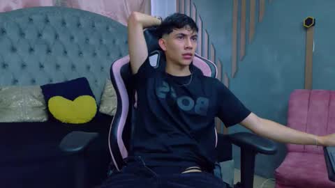 Arontawers online show from February 25, 9:24 pm