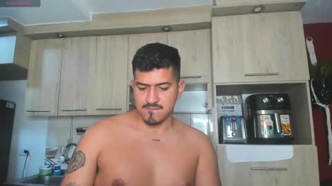 Snapshot of aronwilliams69 chatting on February 19, 5:49 am ARON  Independent model  online show from February 19, 5:49 am