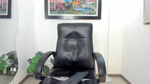 Snapshot of aroon_connor chatting on January 22, 11:43 pm   online show from January 22, 11:43 pm