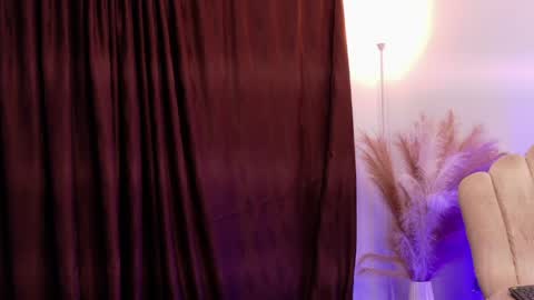 Snapshot of aroon_connor chatting on May 15, 11:12 pm online show from May 15, 11:12 pm