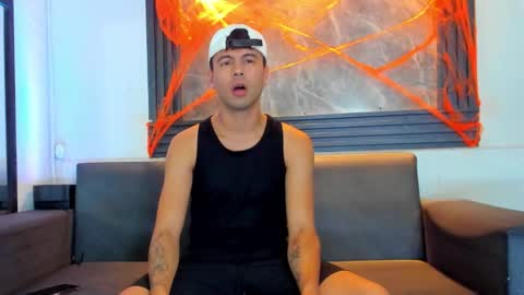 Aroon   online show from November 1, 7:38 pm