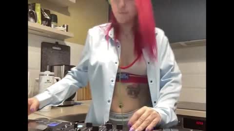 Snapshot of arri_ella chatting on November 30, 1:09 am arri_ella online show from November 30, 1:09 am