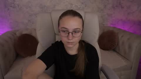 arrinawair online show from October 1, 7:36 am