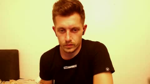 Snapshot of arromwilliam90 chatting on December 10, 7:54 pm arromwilliam90 online show from December 10, 7:54 pm