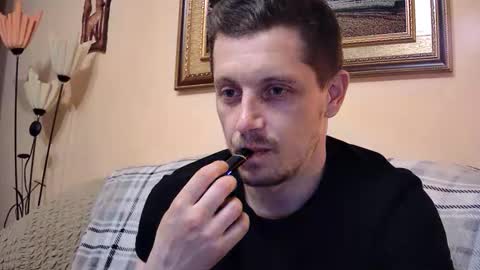 Snapshot of arromwilliam90 chatting on May 25, 6:14 pm arromwilliam90 online show from May 25, 6:14 pm