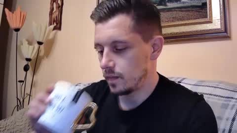 Snapshot of arromwilliam90 chatting on June 15, 10:01 pm arromwilliam90 online show from June 15, 10:01 pm