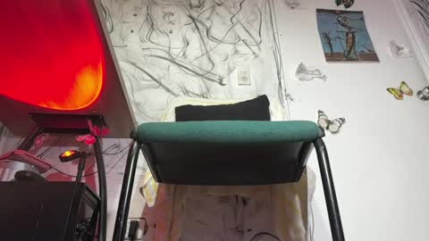   online show from December 31, 12:25 pm