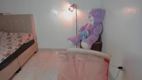 Snapshot of artemis_020 chatting on July 2, 3:18 pm FENIX online show from July 2, 3:18 pm