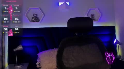 Snapshot of artemis_nyx chatting on November 25, 8:53 pm artemis_nyx online show from November 25, 8:53 pm