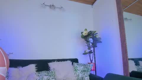 Snapshot of artemis_nyx chatting on July 26, 10:27 pm artemis_nyx online show from July 26, 10:27 pm