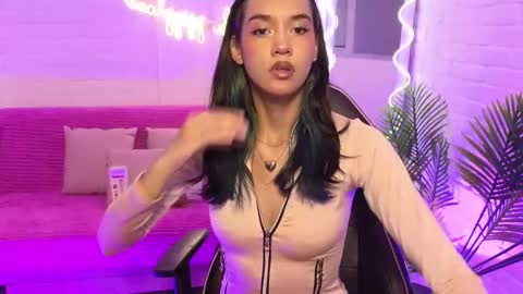 artemiss_tay online show from December 4, 7:22 pm