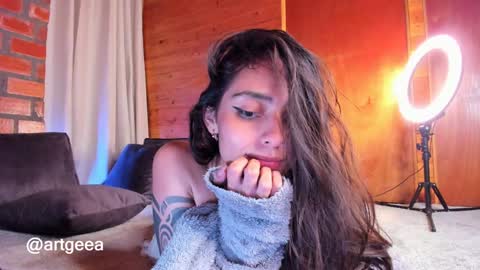 Snapshot of artgea chatting on December 12, 11:47 pm Linda independent model artgeea online show from December 12, 11:47 pm